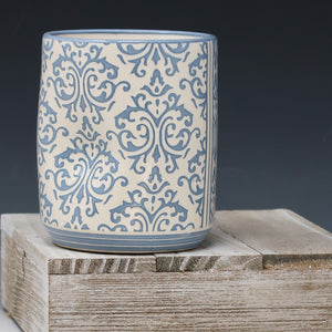 Light blue thumb rest cup