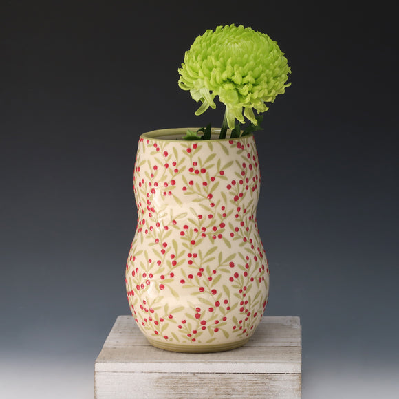 Vase-green berry pattern